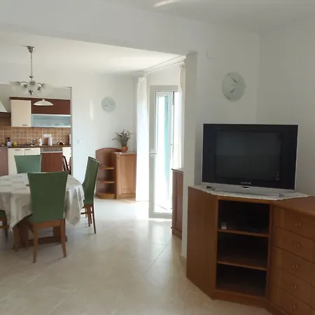 Apartment Marica Stomorska