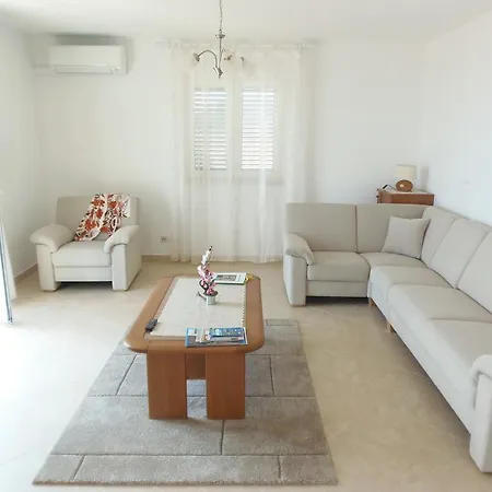 Marica Apartment *